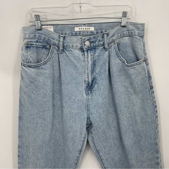 PacSun 32x27 pleated jeans light wash - Picture 2 of 11
